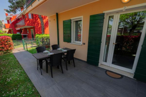 House with Pool and Parking 600m from the Sea